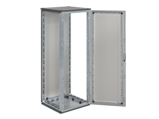 R5CQEMC2088 Шкаф напольный CQE ЭМС с дверью и задней панелью ВхШхГ 2000x800x800 мм ДКС | DKC